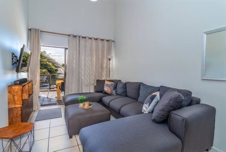 Cozy All-in-One Ocean View Apartment, Kingsburgh, South Africa
