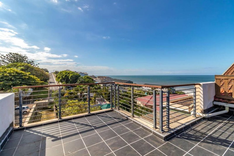Cozy All-in-One Ocean View Apartment, Kingsburgh, South Africa