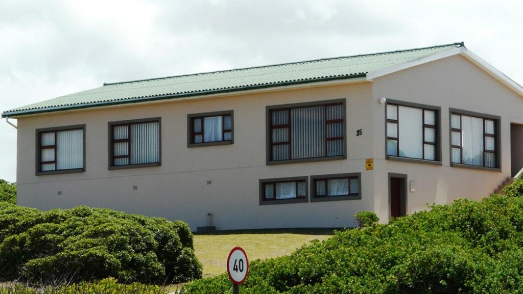 Hotel · Oyster Catcher Stay And Explore, Cape St Francis