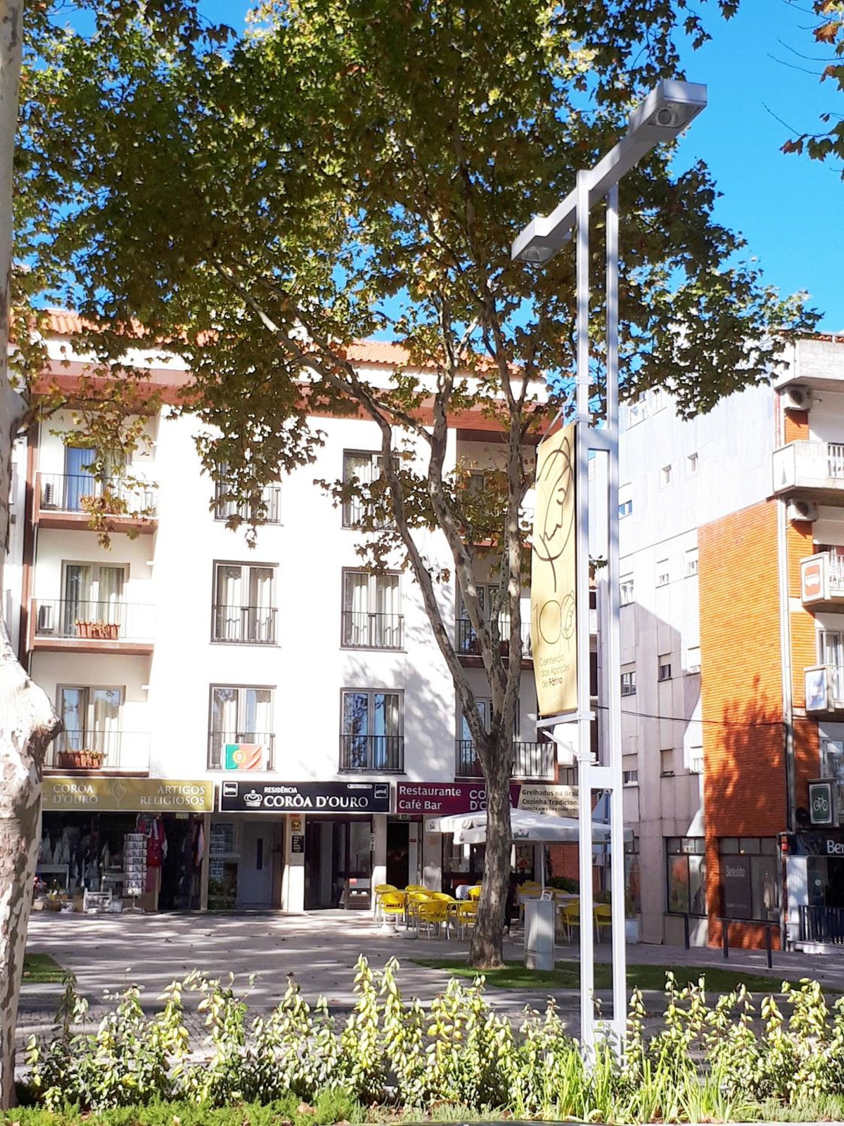 Residencial Coroa D'Ouro, Portugal