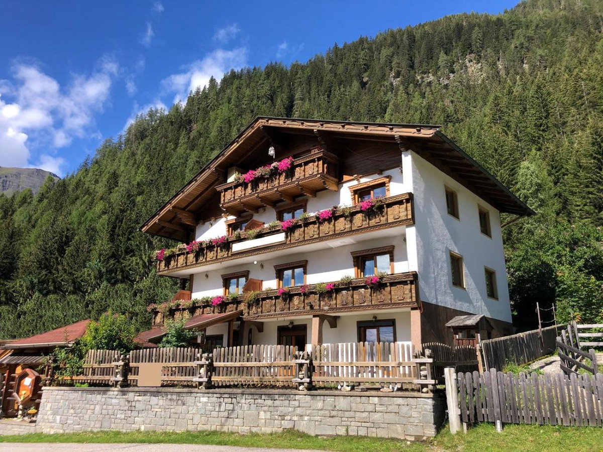 Haus Waldruhe, Austria