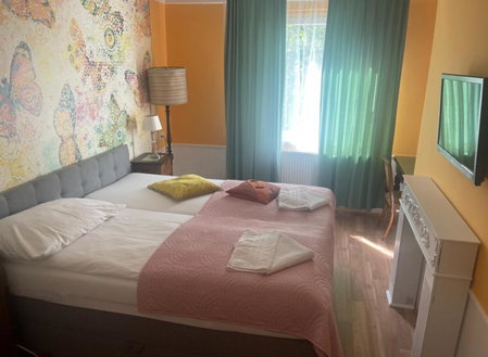 Corso, Zimmer & Cafe, Hotel Garni, Pressbaum, Austria
