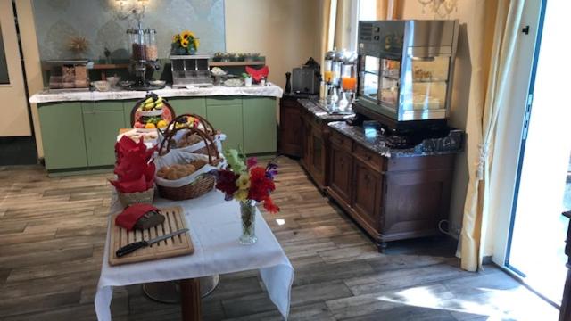 Corso, Zimmer & Cafe, Hotel Garni, Pressbaum, Austria