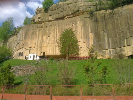 Surasul Muntelui, Dragoslavele, Romania