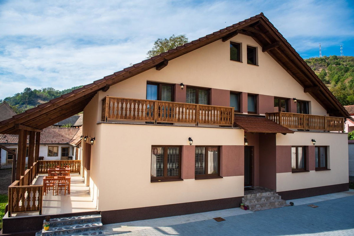 Casa Ilies, Romania