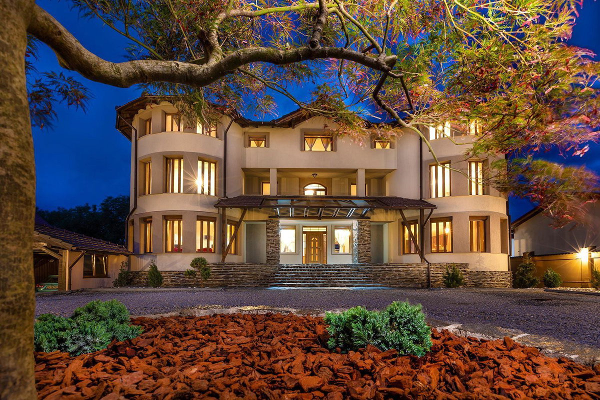Transilvania Mansion, Romania