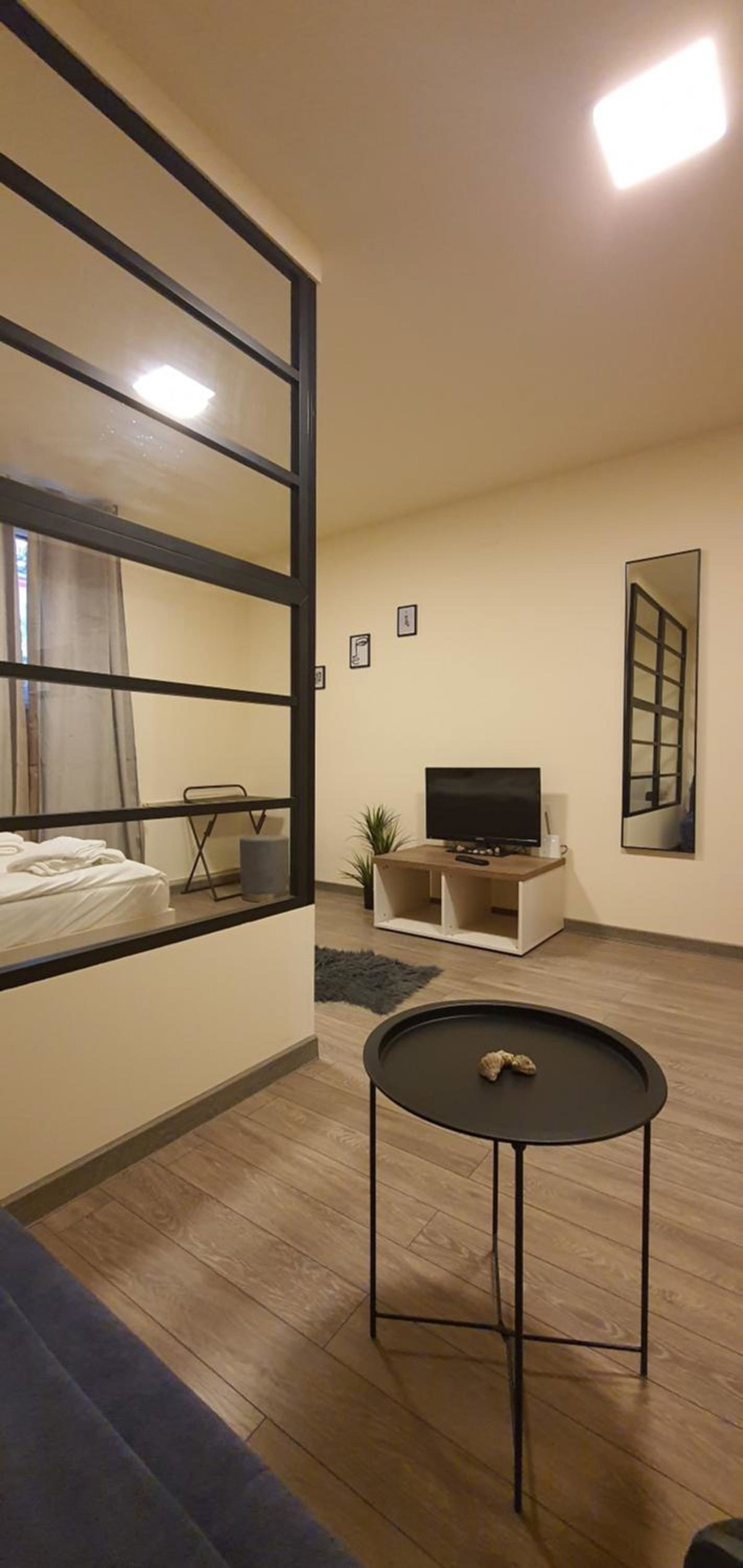 CBT Apartament, Romania