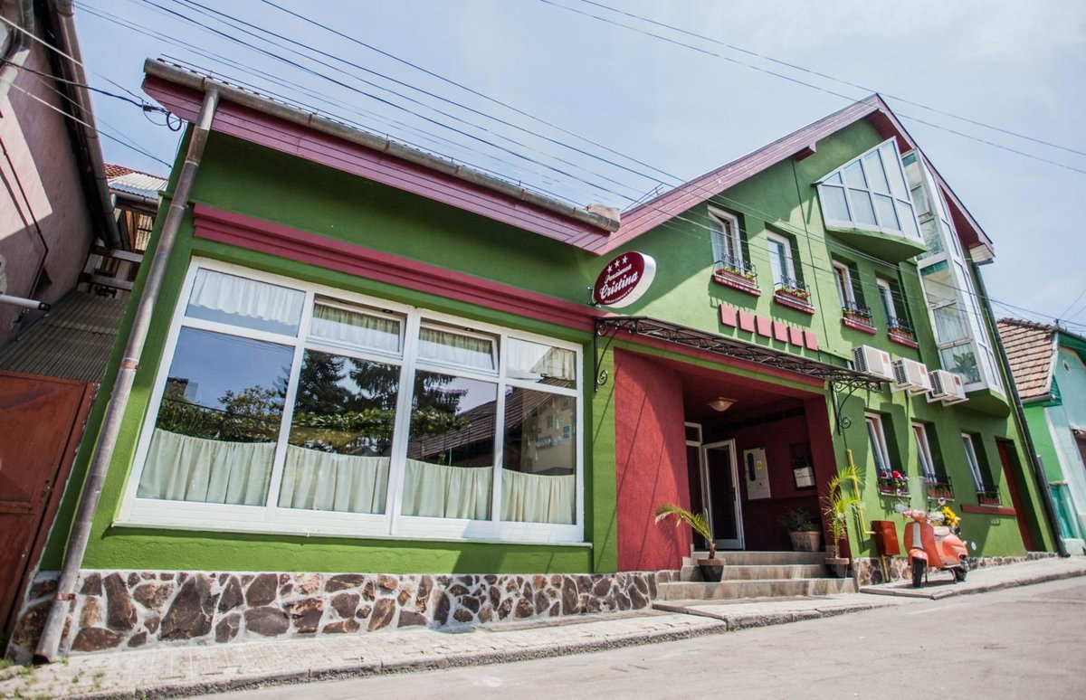 Hotel · Pensiunea Cristina, Târgu-Mureş