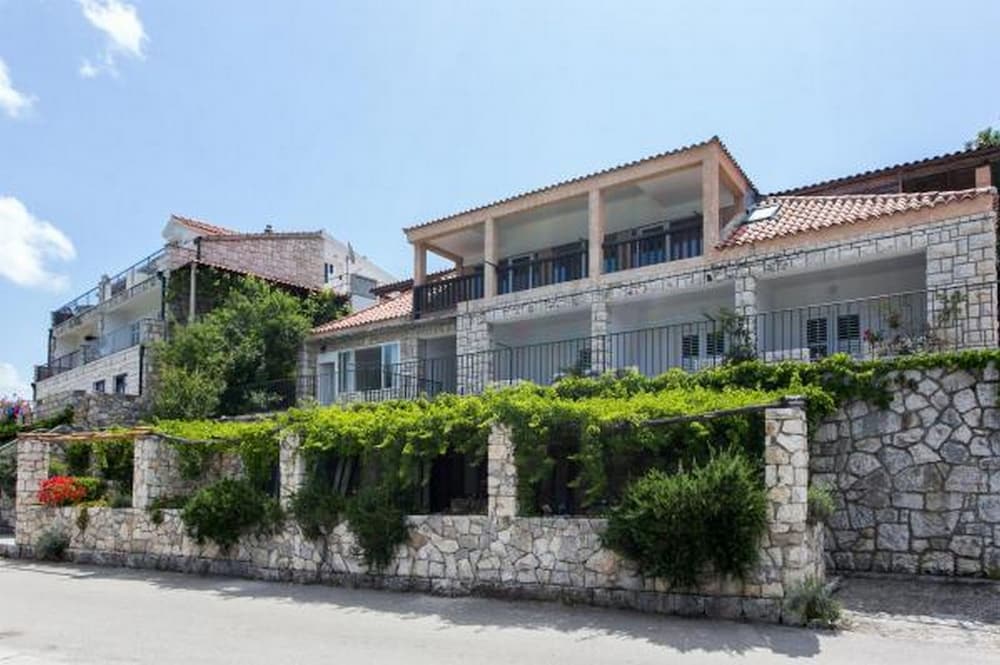 Hotel · Guest House Busurelo, Mljet