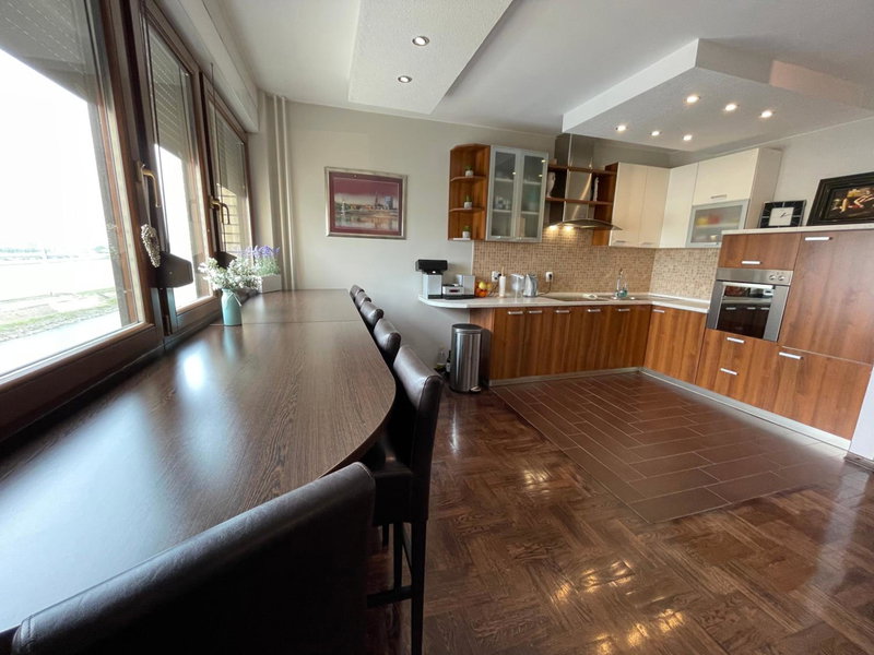 Riverside Luxury Apartment, Osijek, Croatia