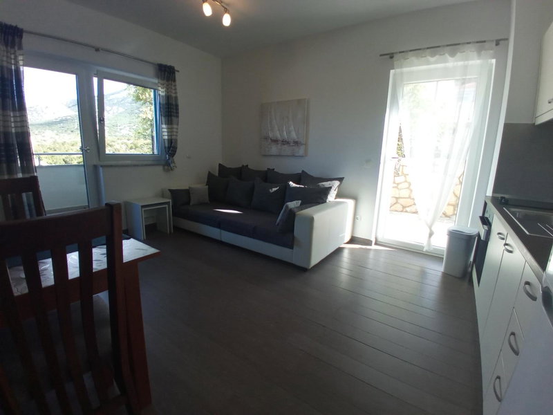 Villa Luce Apartment House, Karlobag, Croatia