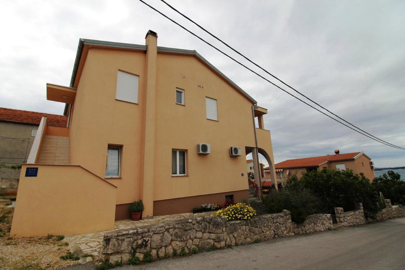 Apartment Sea View Šarić, Drage, Croatia