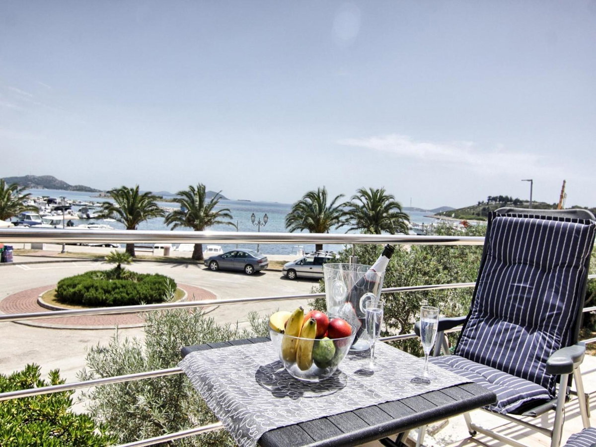 Hotel · Apartments Victoria, Pakoštane