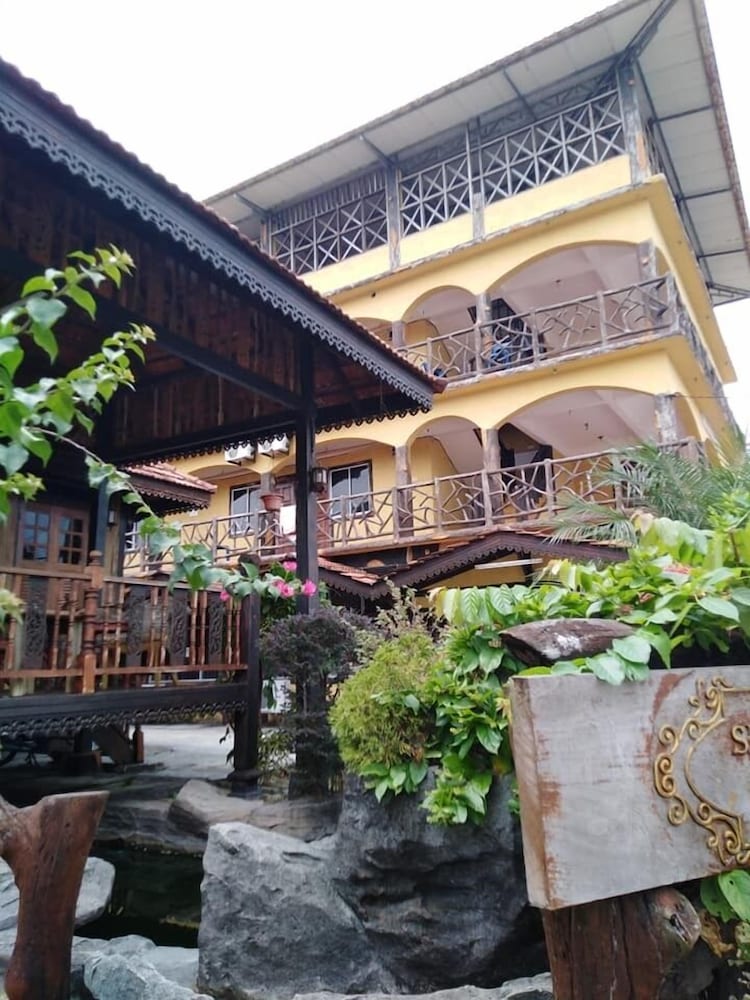 Kamila Teluk Senangin, Malaysia