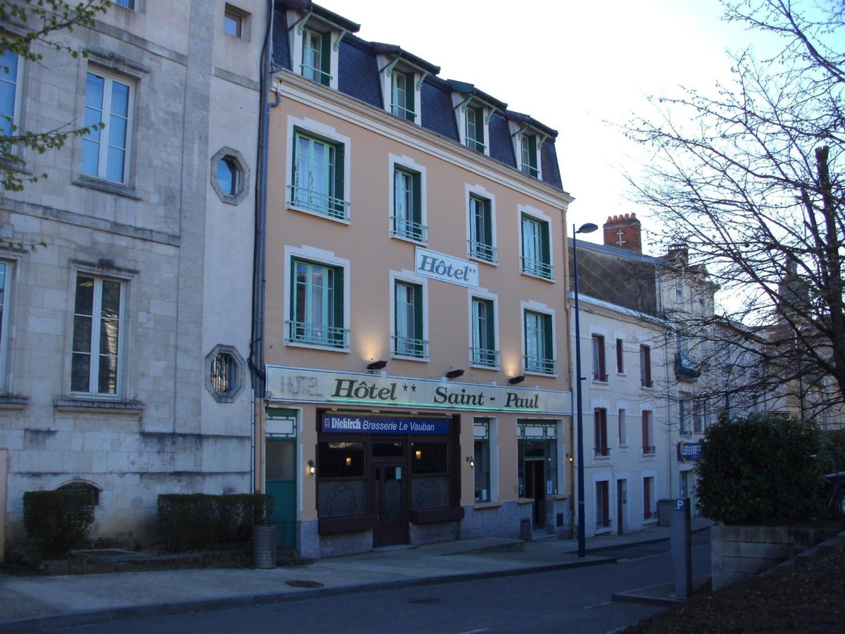 Hotel Bar Restaurant Saint Paul, France