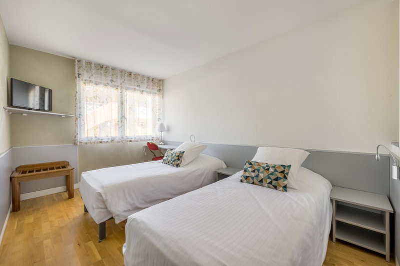 Hôtel Newport, Villefranche-sur-Saône, France