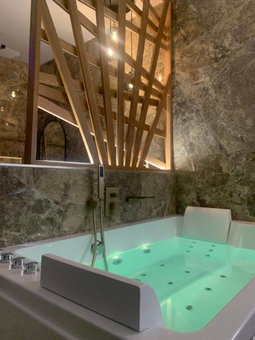 Les Jardins Secrets - Gare & Centre by Apparts Spa Dijon, Dijon, France