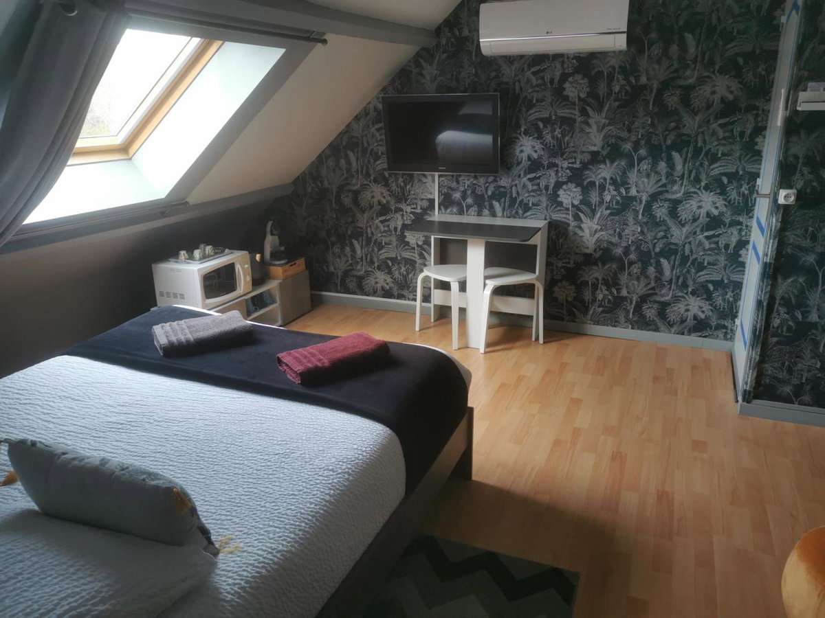 Hotel · Pleasant Bed and Breakfast in the Countryside, Villefranche-Sur-Cher