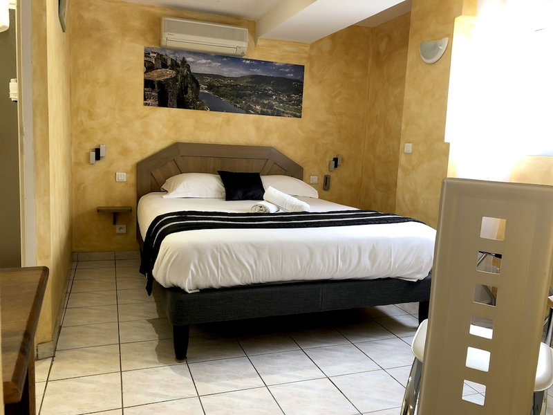 Logis Hotel Bellevue, Saint-Martin-d'Ardèche, France