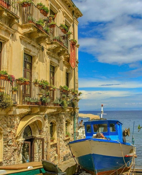 Romeo e Giulietta Scilla, Scilla, Italy
