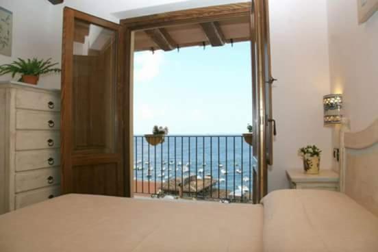 Romeo e Giulietta Scilla, Scilla, Italy