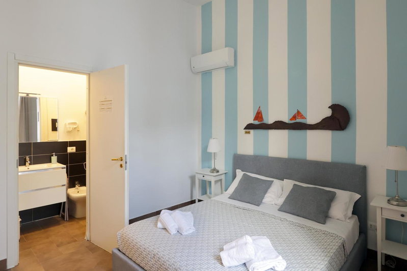 Boutique Toledo, Naples, Italy