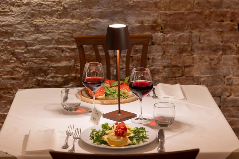 Hotel Ristorante Borgo Antico, Monteroni dʼArbia, Italy