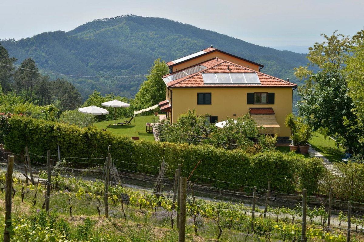 Hotel · Il Laghello Wood House, Framura