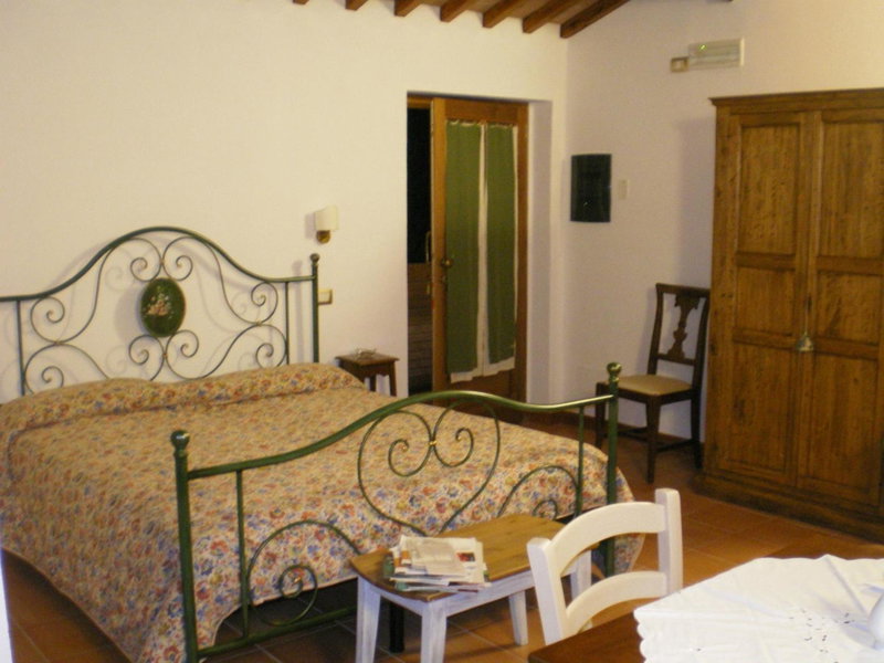 Fullino Nero Rta - Residenza Turistico Alberghiera, Siena, Italy