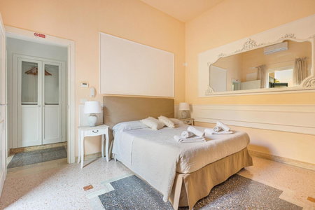 DimoraLeTreMuse Charming Guesthouse in Lecce, Lecce, Italy