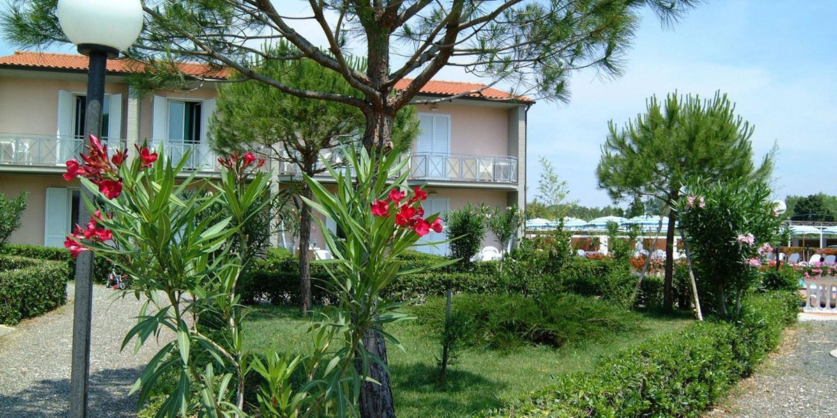 Hotel · Oleandri Suite Hotel, Vada