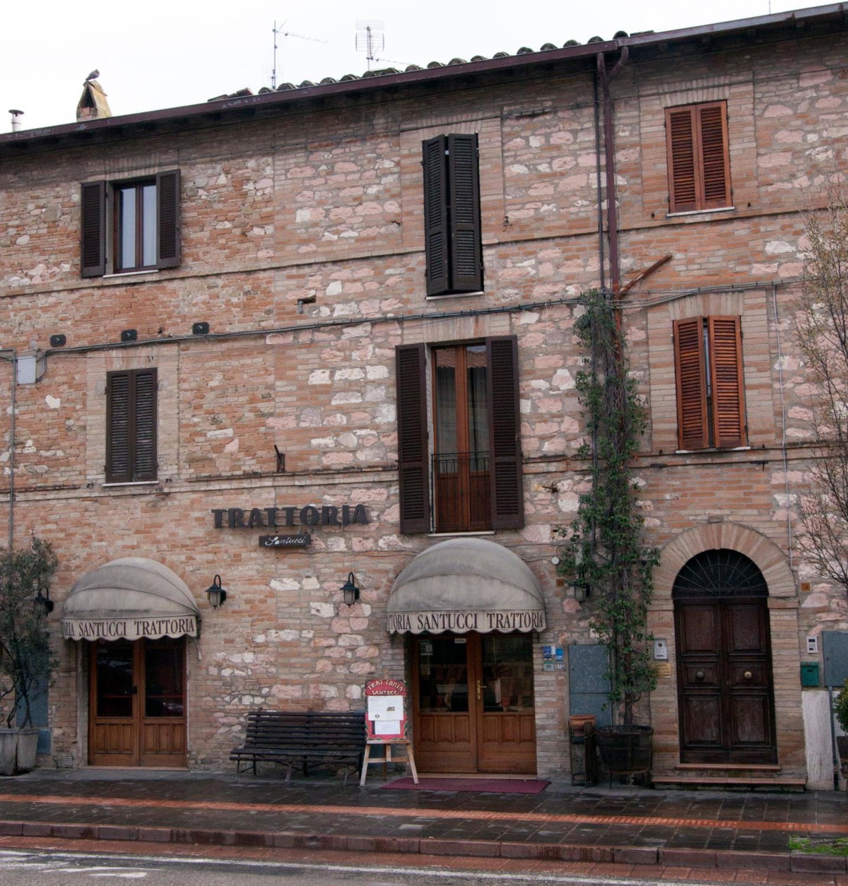 Camere Santucci, Italy