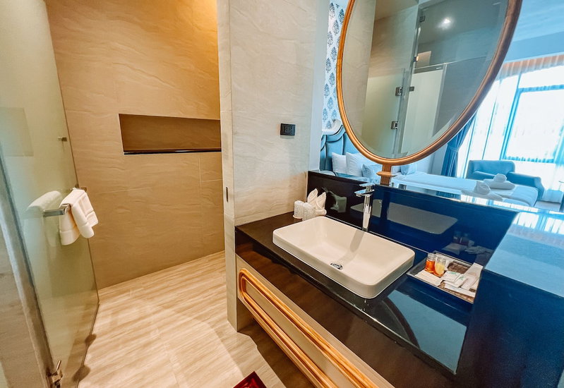 Grand Lord Hotel& Residence, Sattahip, Thailand