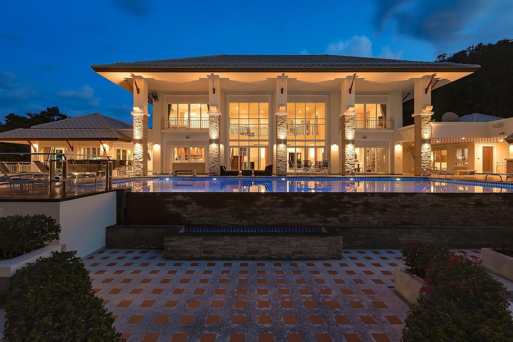 Hotel · 7 Bedrooms Mansion on The Golf Course-JB, Cha-am