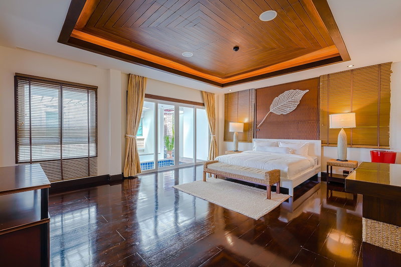7 Bedrooms Mansion on The Golf Course-JB, Cha-am, Thailand