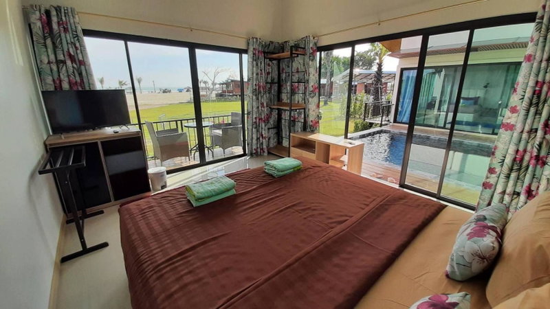 Lom Lay Beach Front Pool Villa Chaam, Huahin, Ban Pak Khlong, Thailand