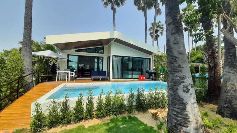 Lom Lay Beach Front Pool Villa Chaam, Huahin, Ban Pak Khlong, Thailand