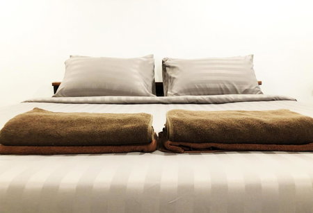 Bed Tel, Ban Kaeo, Thailand