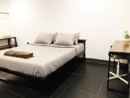 Bed Tel, Ban Kaeo, Thailand