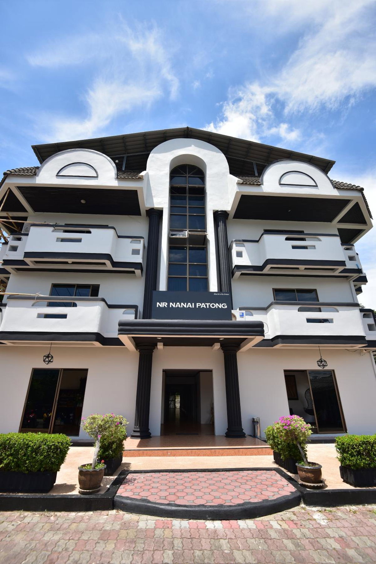 NR Nanai Patong, Thailand