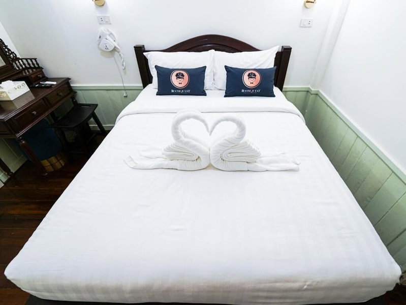 RQ THEVA Heritique Baan Praya Dinsor Road, Bangkok, Thailand