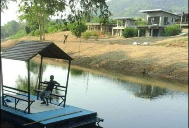 Kaengkrachan River Hut, Kaeng Krachan, Thailand