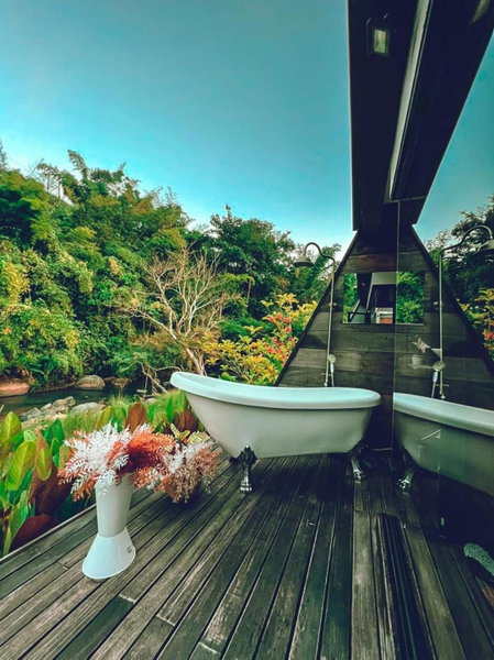 AomlongHomenon(อมลอง โฮมนอน), Ban Bong, Thailand