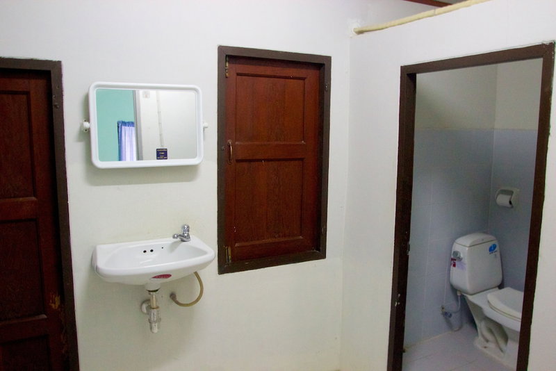 Sichang Shine Khao Resort, Ko Sichang, Thailand