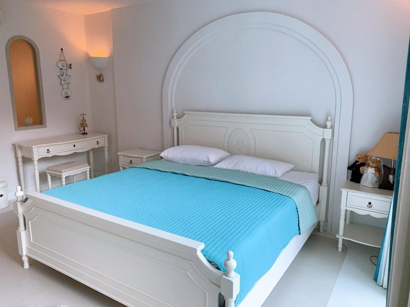 Chelona huahin beachfront condominium, Khao Tao, Thailand