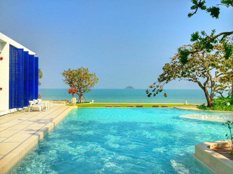 Chelona huahin beachfront condominium, Khao Tao, Thailand