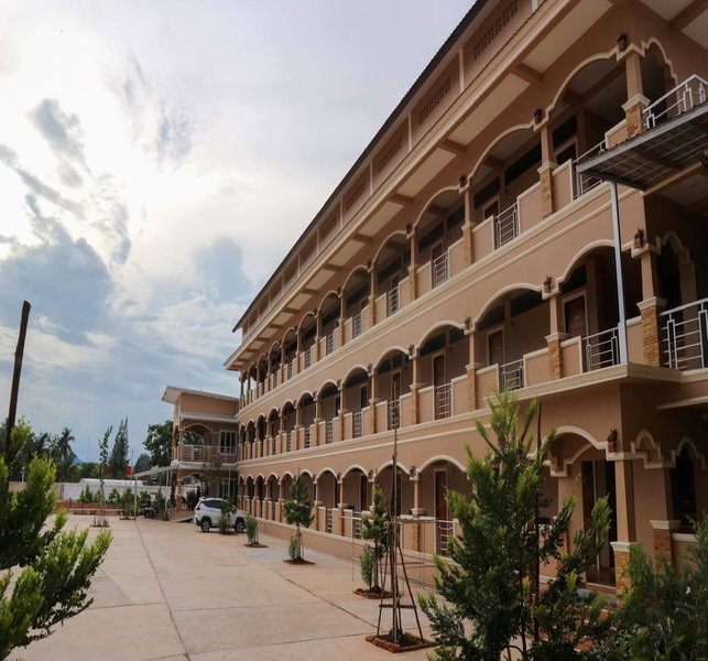Capital O 75521 Sang Siri Apartment, Samut Songkhram, Thailand