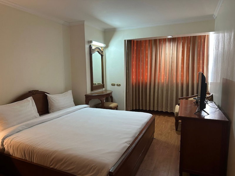 Direct Rooms at Omni Complex Nana, Bangkok, Thailand