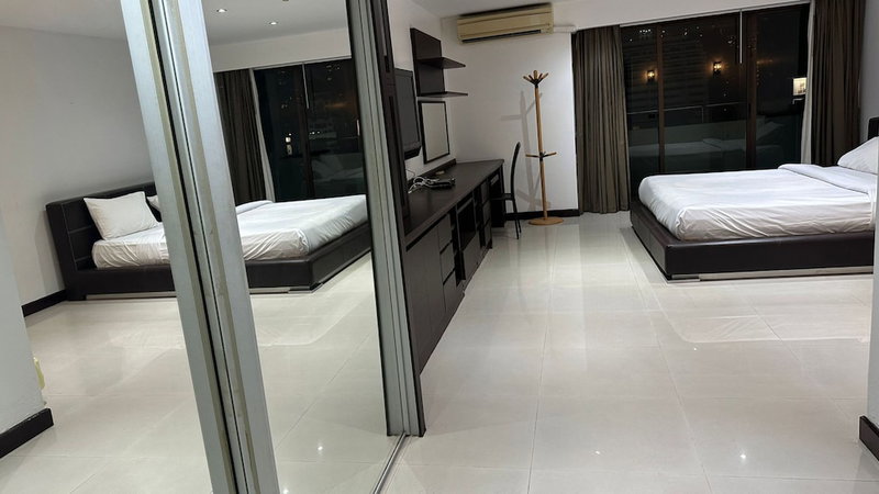 Direct Rooms at Omni Complex Nana, Bangkok, Thailand