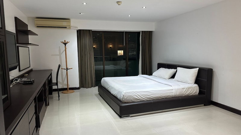 Direct Rooms at Omni Complex Nana, Bangkok, Thailand
